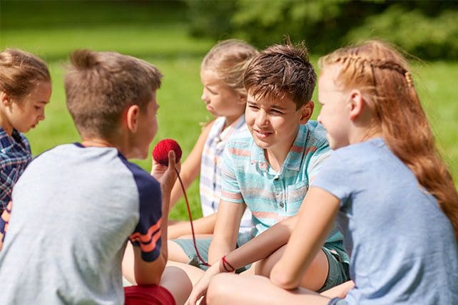 Friendship Game For Kids Get Tangled Up In Love